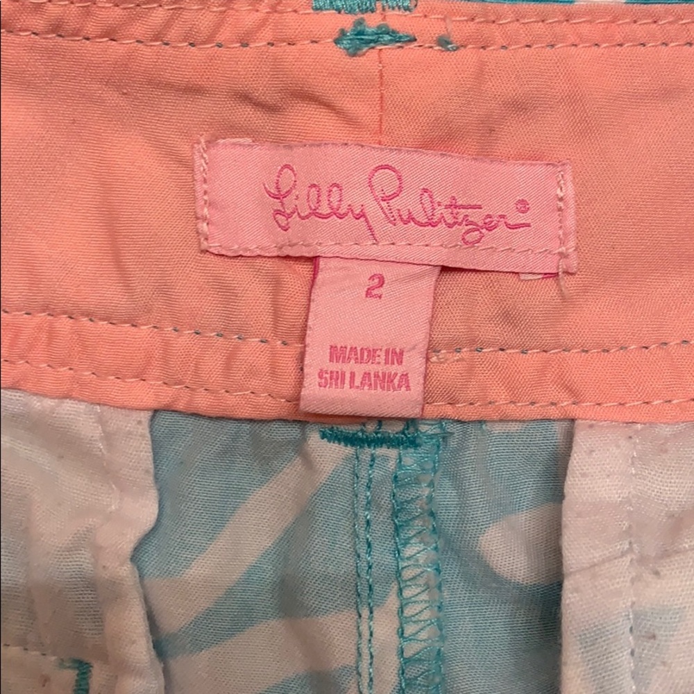 **SALE**Lilly Pulitzer shorts size 2 - Picture 3 of 3